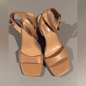 Like new tan block heeled shoes
